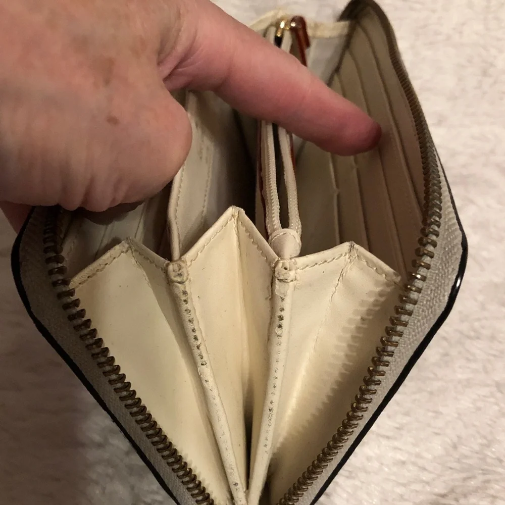 kate spade Gray Saffiano Zip Wallet with Gold Logo